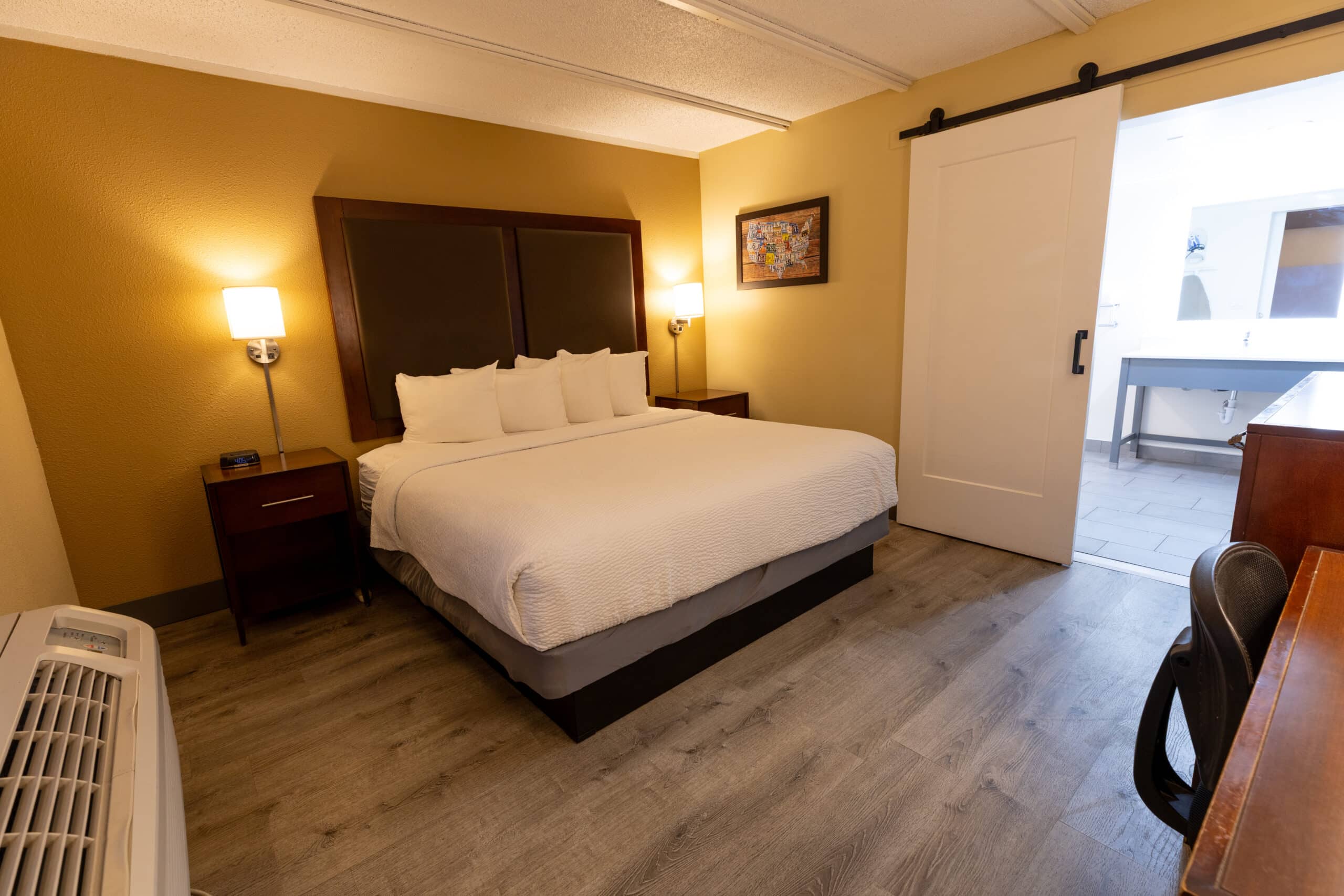 1 King Accessible Room w/Tub